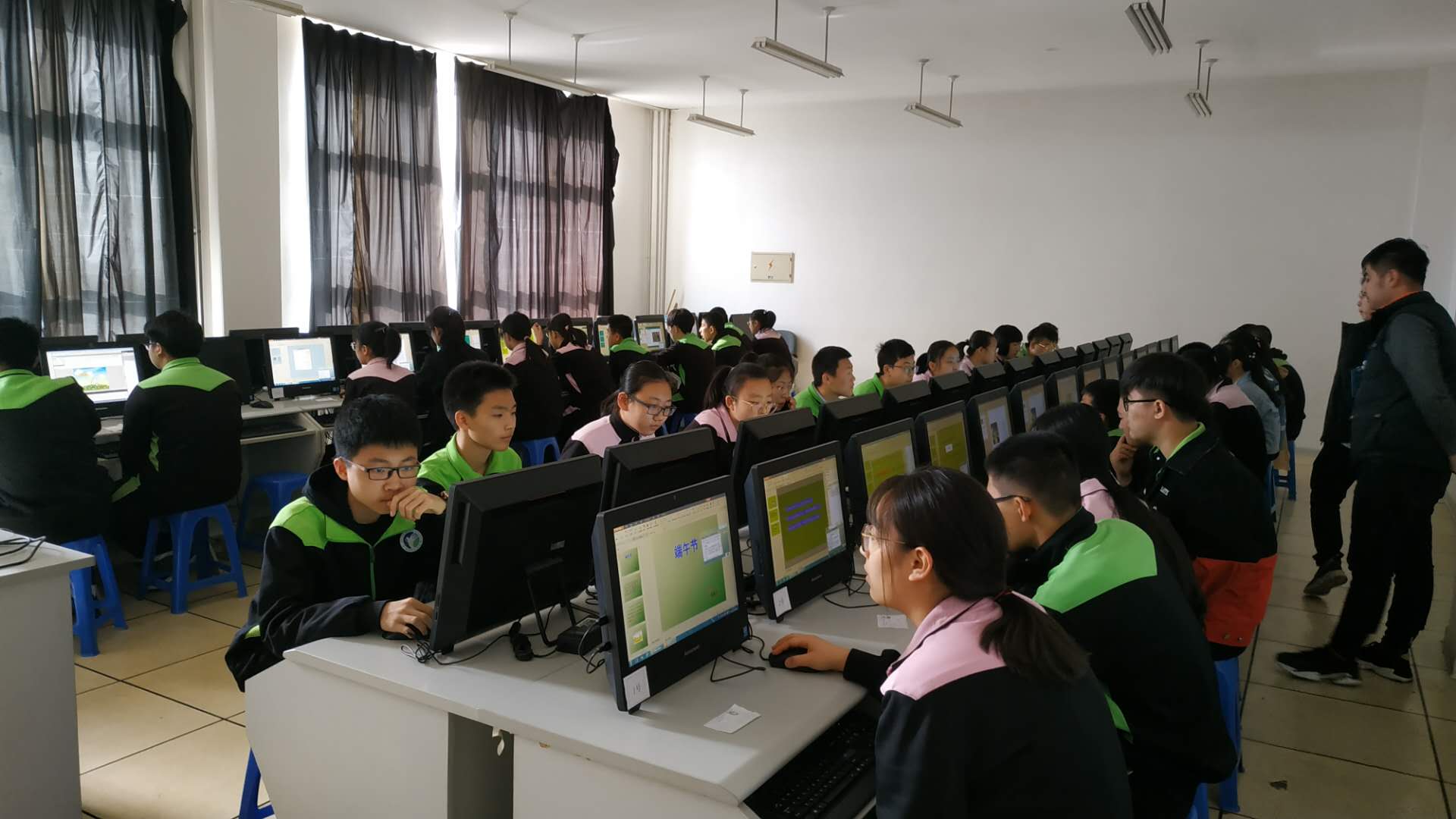 学苑公司圆满完成AG真人国际官网市中考信息技术加试技术保障任务2.jpg
